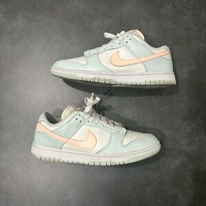 Barely Green Nike Dunks 🐣